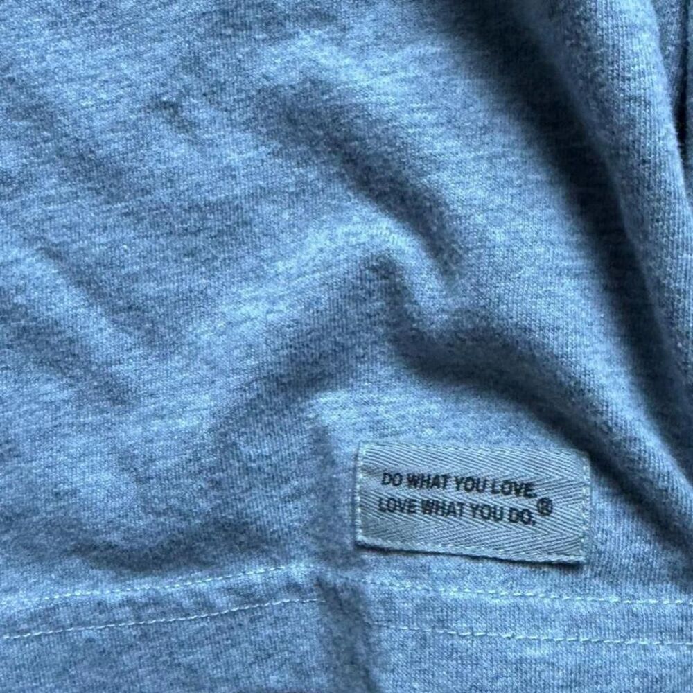 Life-is-good Women's Grey T-shirt - Picture 4 of 5